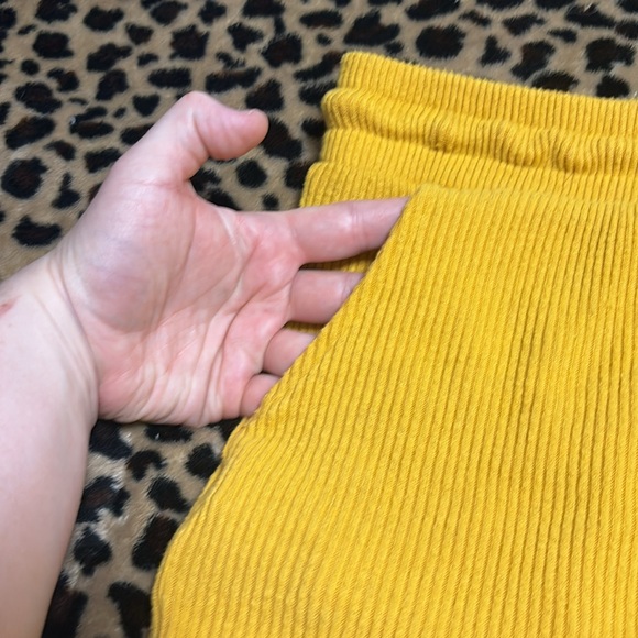 Colsie XL Women’s Yellow Casual Drawstring Ribbed Lounge Shorts - Picture 6 of 8